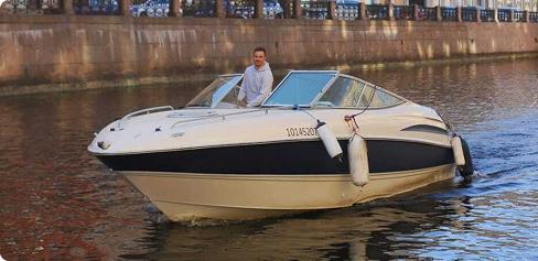 Скоростной катер «Луна»